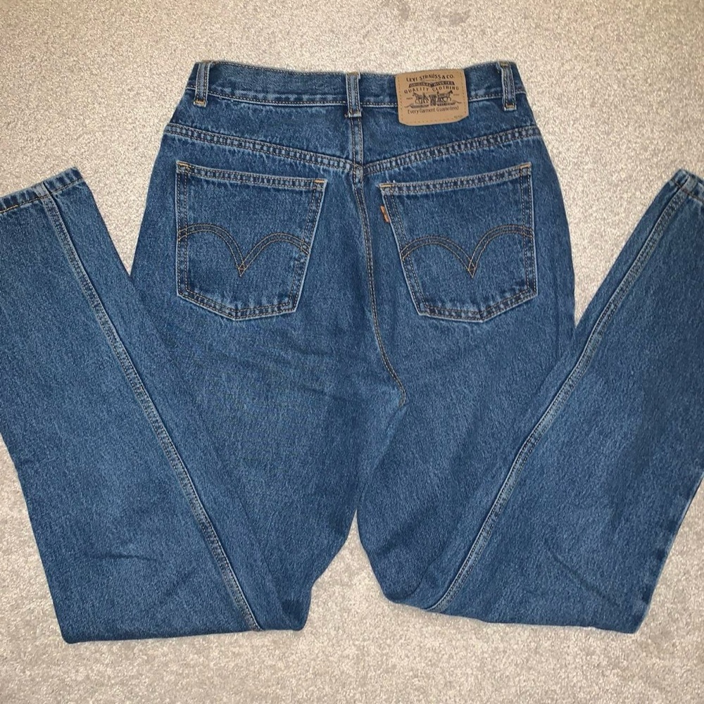 LEVIS | VINTAGE DARK WASH ORANGE TAG MOM JEANS 🧡🍊🧡 - Picture 5 of 8